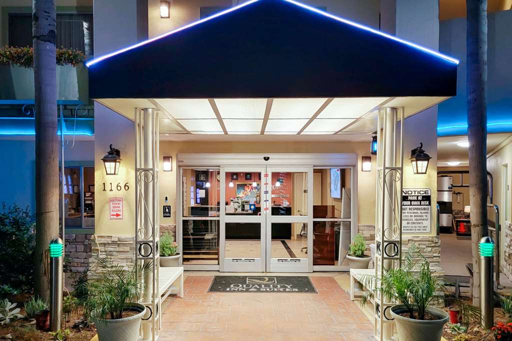 Quality Inn & Suites Anaheim At The Park - photo 2