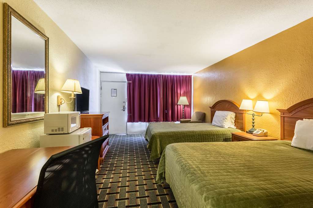 Rodeway Inn Denmark Jackson - photo 22