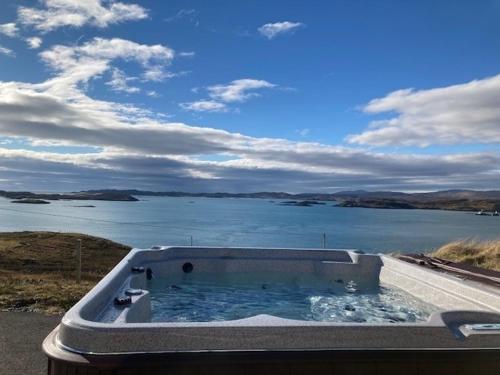 Braemore Cottage — 4-Star Luxury Hotel in Tarbert, United Kingdom