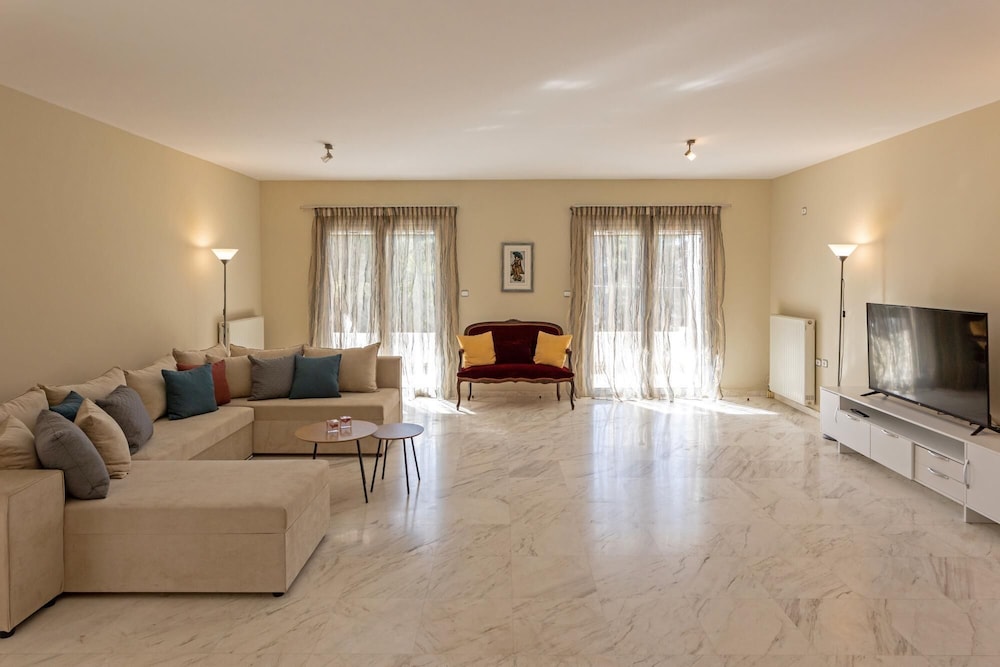 Epavlis in Penteli - carbon neutral hotel in Penteli