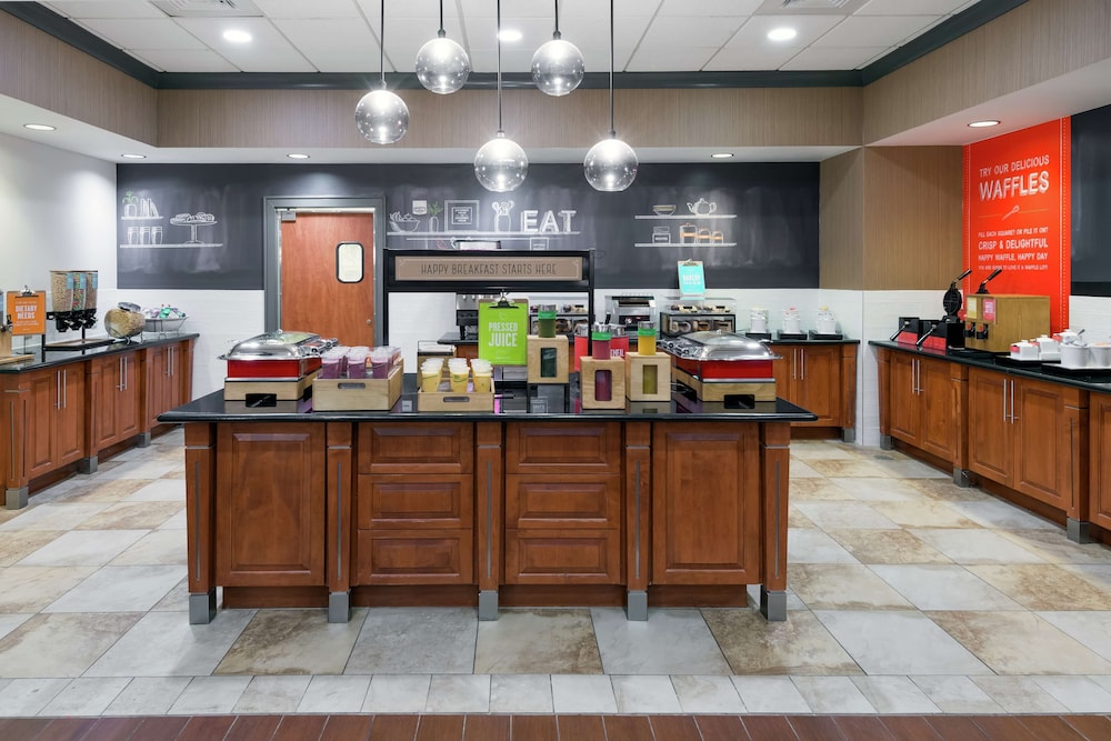 Hampton Inn & Suites Orlando Airport @ Gateway Village - photo 32