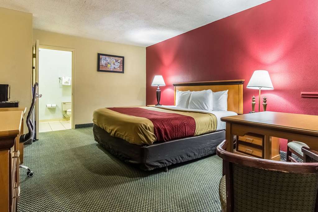 Econo Lodge Whiteville - photo 13