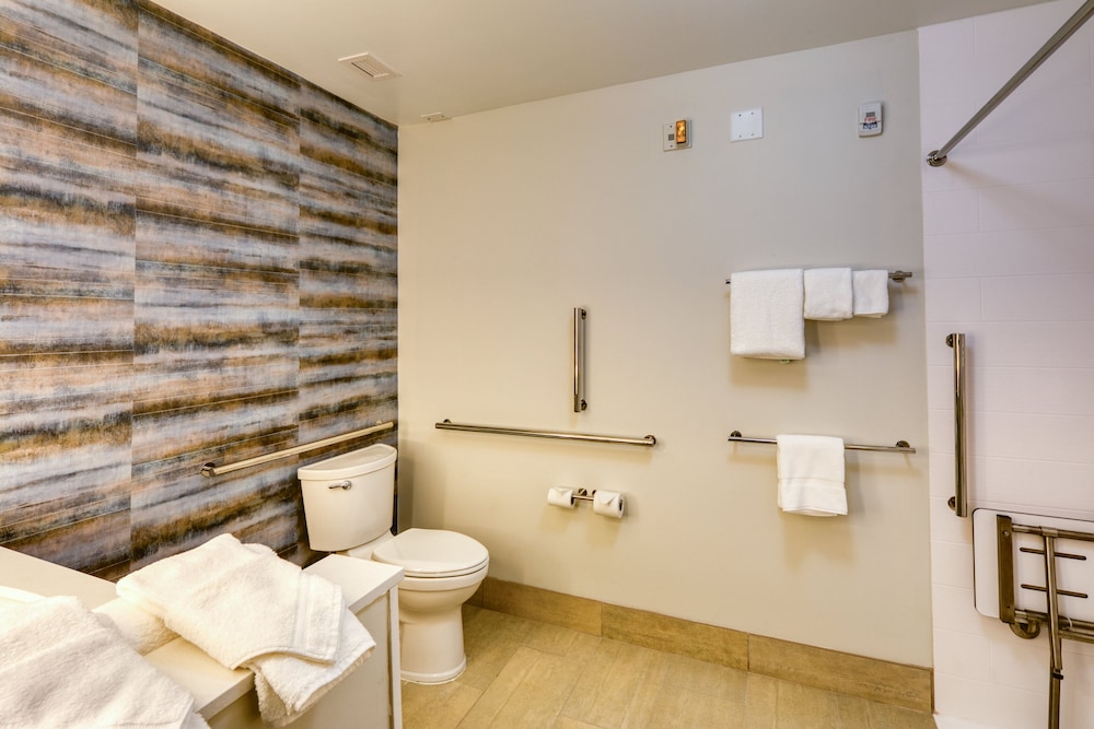 Holiday Inn Express & Suites Charlotte South End by IHG - photo 72