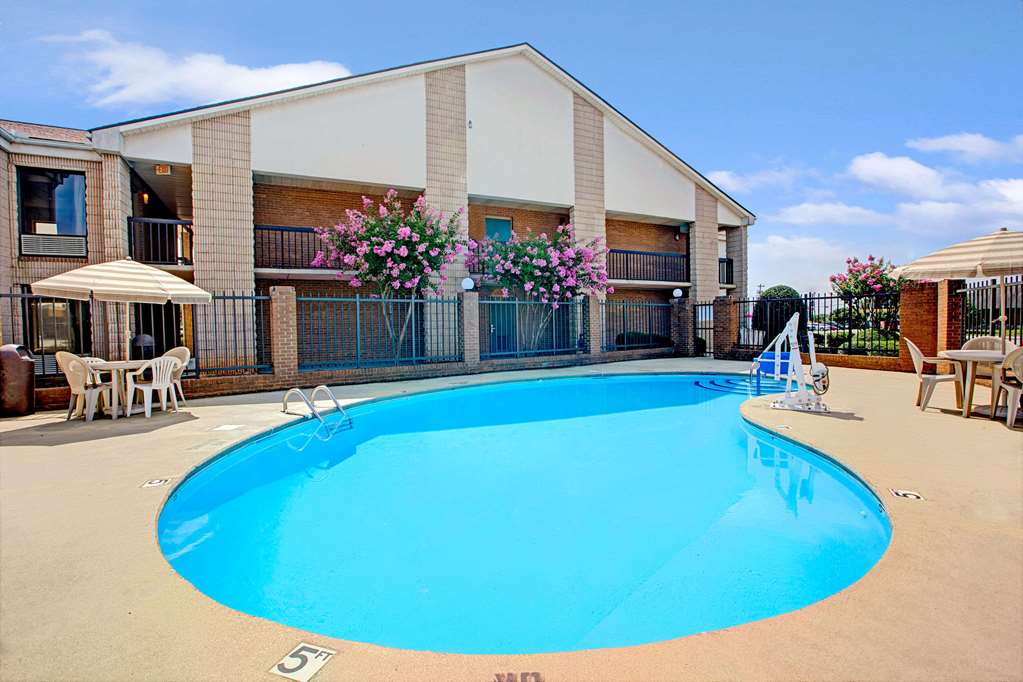Days Inn by Wyndham Mooresville Lake Norman - photo 9