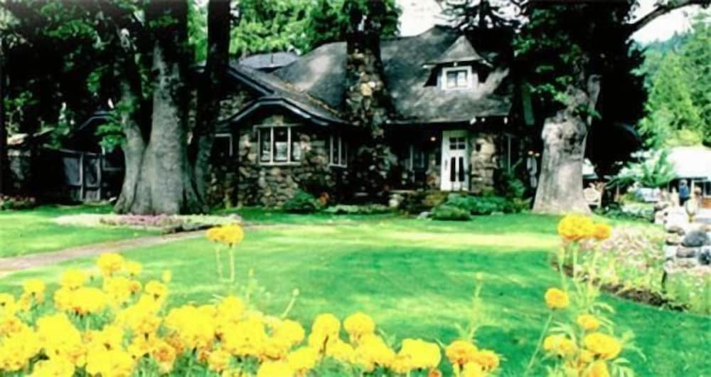 Strawberry Valley Inn - photo 17