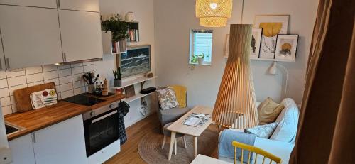 Tiny grey house with loft 15 min from city center — 4-Star Luxury Hotel in Goeteborg, Sweden