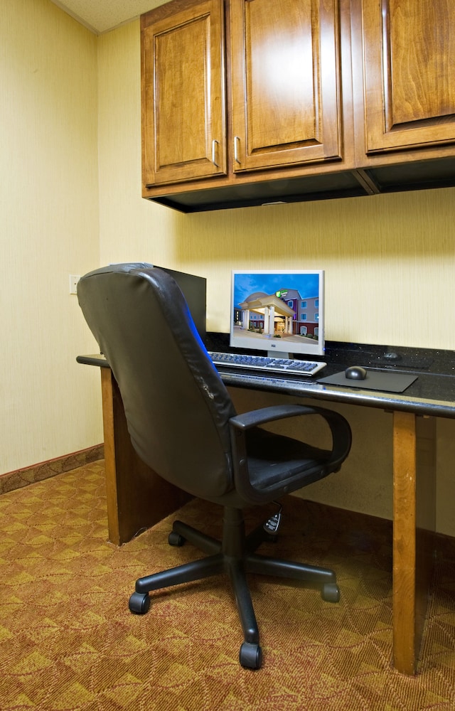 Holiday Inn Express Sweetwater by IHG - photo 18
