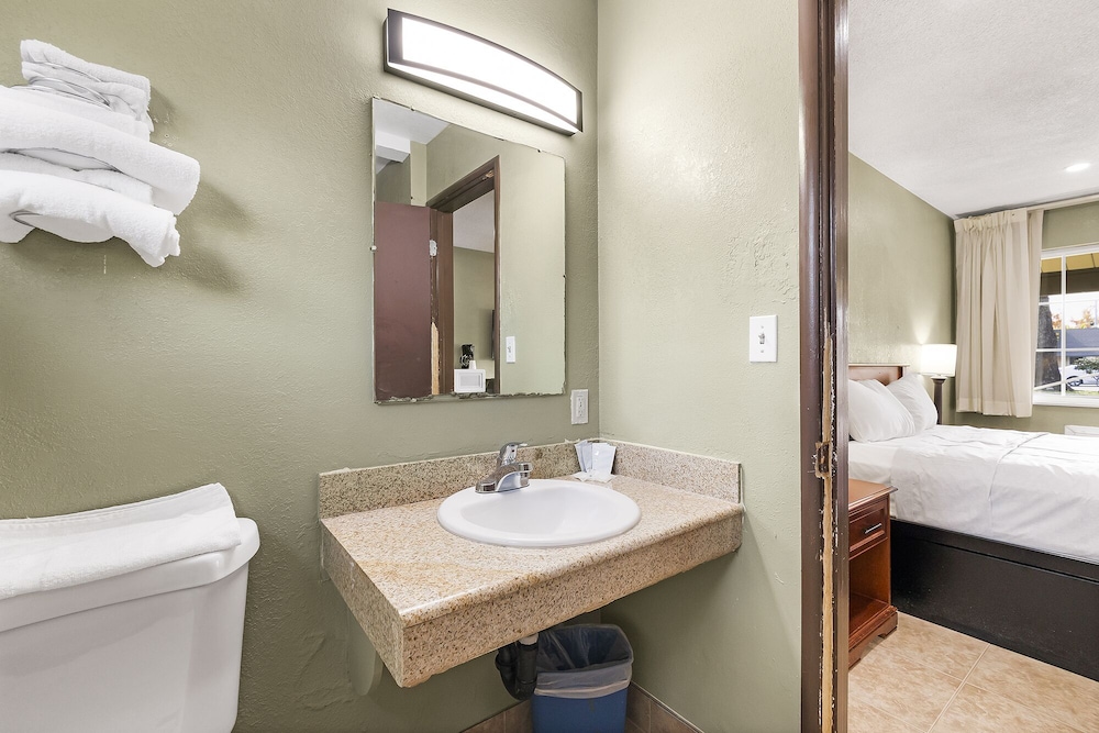 Safari Inn Chico - photo 20