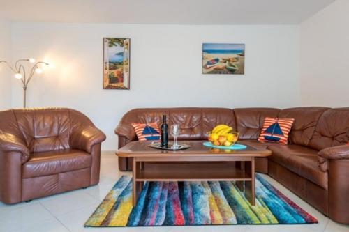 Feel Good Apartment Two Bedroom Apartment with Terrace and Garden View