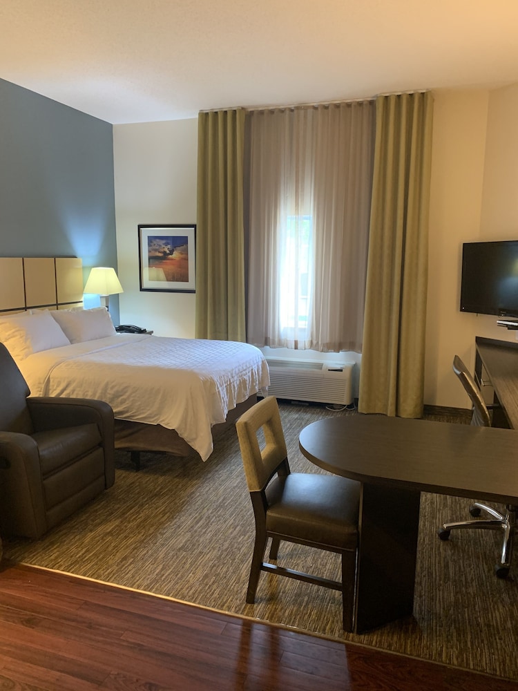 Candlewood Suites Fargo N. Dakota State University by IHG - photo 34