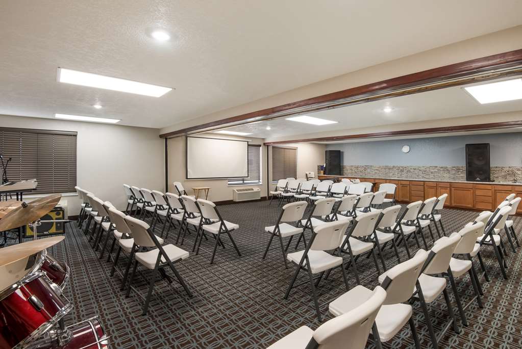 SureStay Plus Hotel by Best Western Coralville Iowa City - photo 37