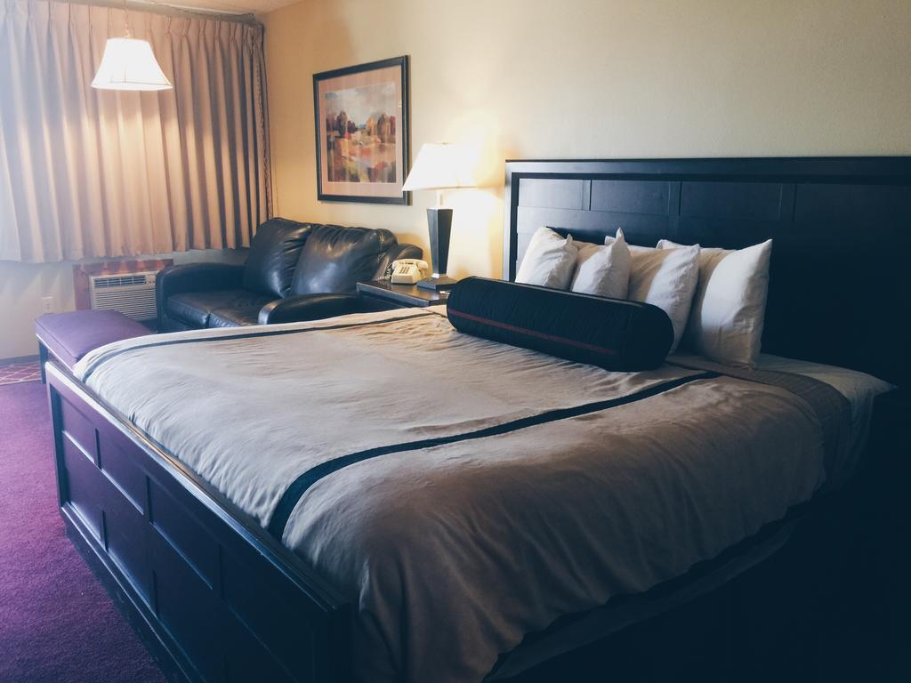 Hotchkiss Inn - photo 15