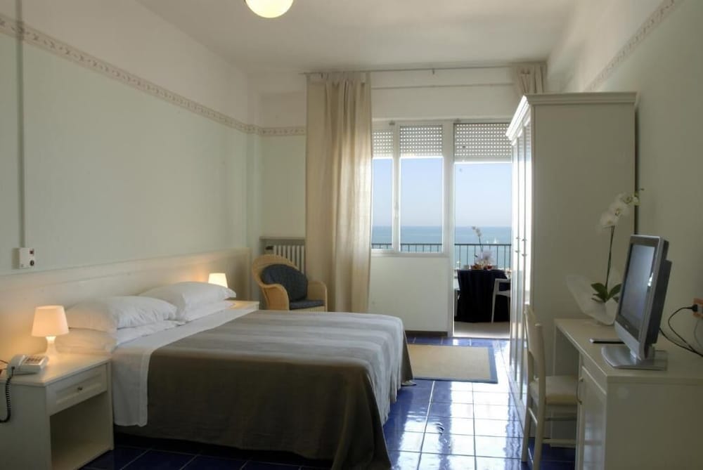 Hotel Caravelle — Cattolica — photo 2