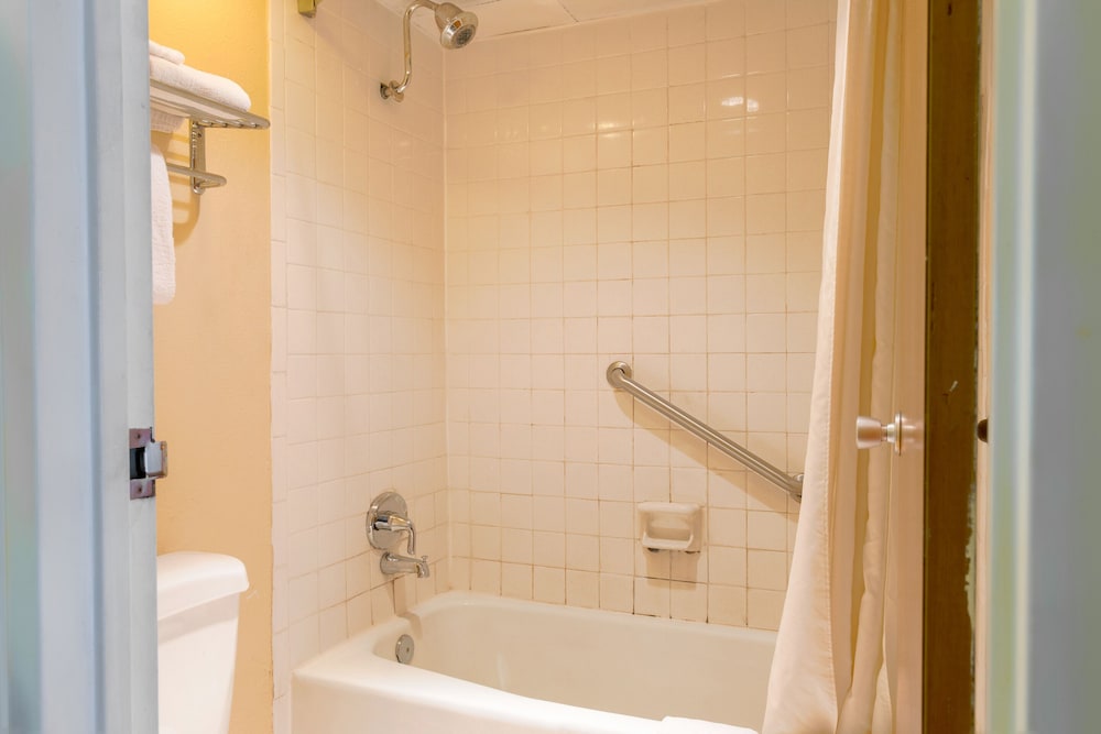 Oyo Hotel Lebanon Mo I 44 - photo 17