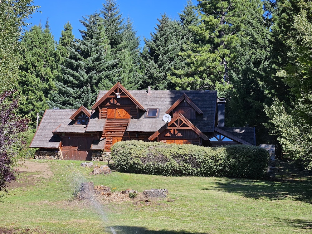 BT Homes Cerro Catedral — 5-Star Luxury Hotel in San Carlos De Bariloche, Argentina
