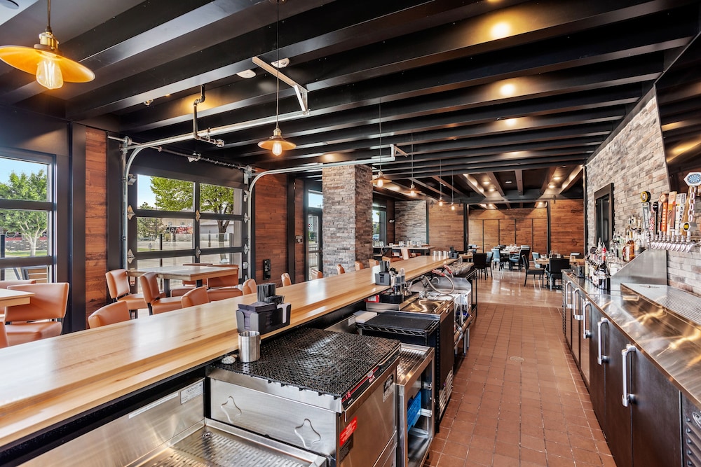 Cobblestone Hotel & Suites De Pere Green Bay - photo 65