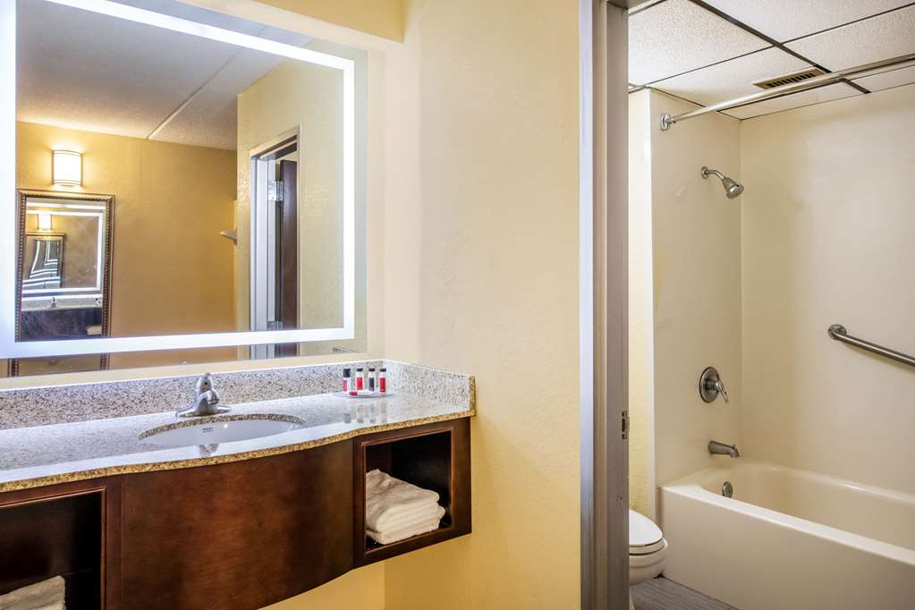 Howard Johnson by Wyndham Saugerties - photo 18