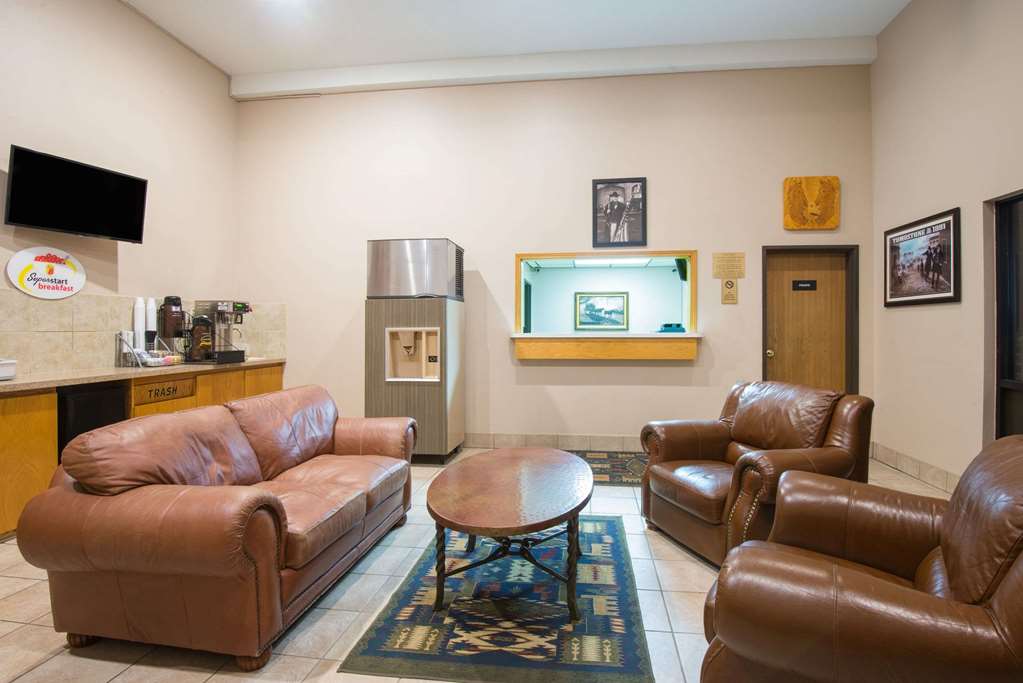 Super 8 by Wyndham Abilene KS - photo 3