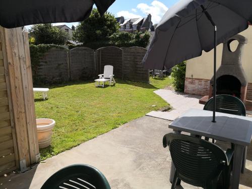 Tout a Pied 2 Pers 2 Studios Independants B Et C in Berck, France