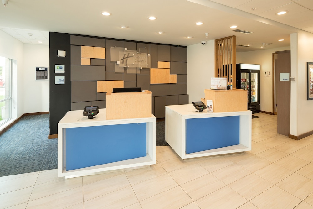 Holiday Inn Express and Suites Kalamazoo West by IHG - photo 26