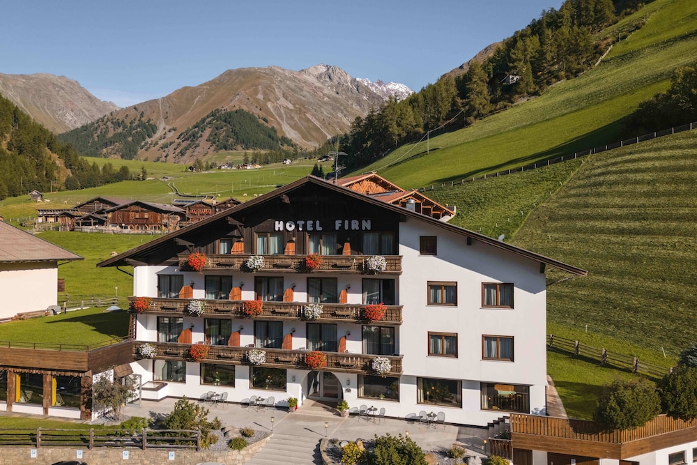 Smart Hotel Firn - carbon neutral hotel in Senales