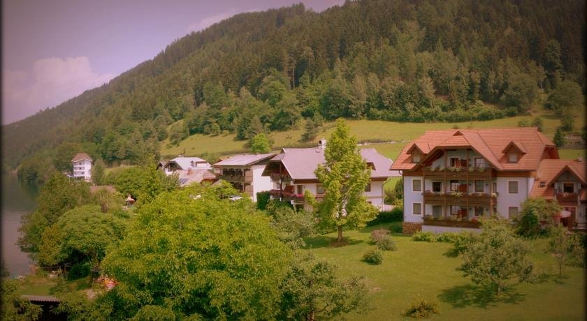 Ferienwohnungen Fischerhaus direkt am See — 4-Star Luxury Hotel in Millstatt, Austria