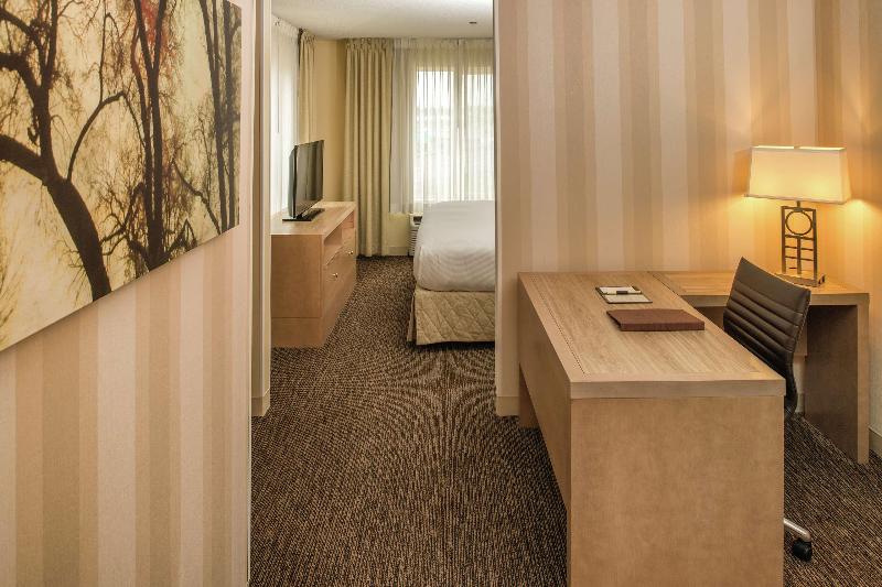 Doubletree By Hilton Beaverton - photo 25