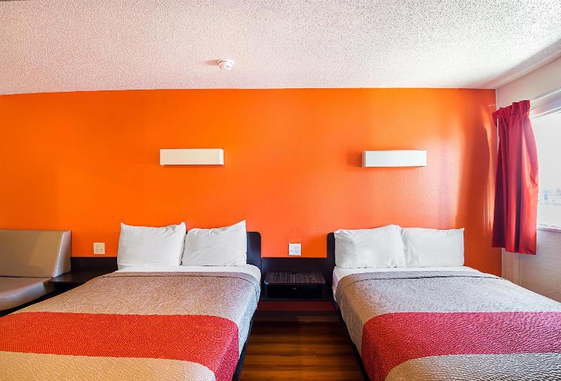 Motel 6 Blue Springs MO - photo 29