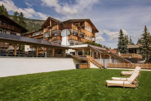 Pensione Camoscio - carbon neutral hotel in La Villa