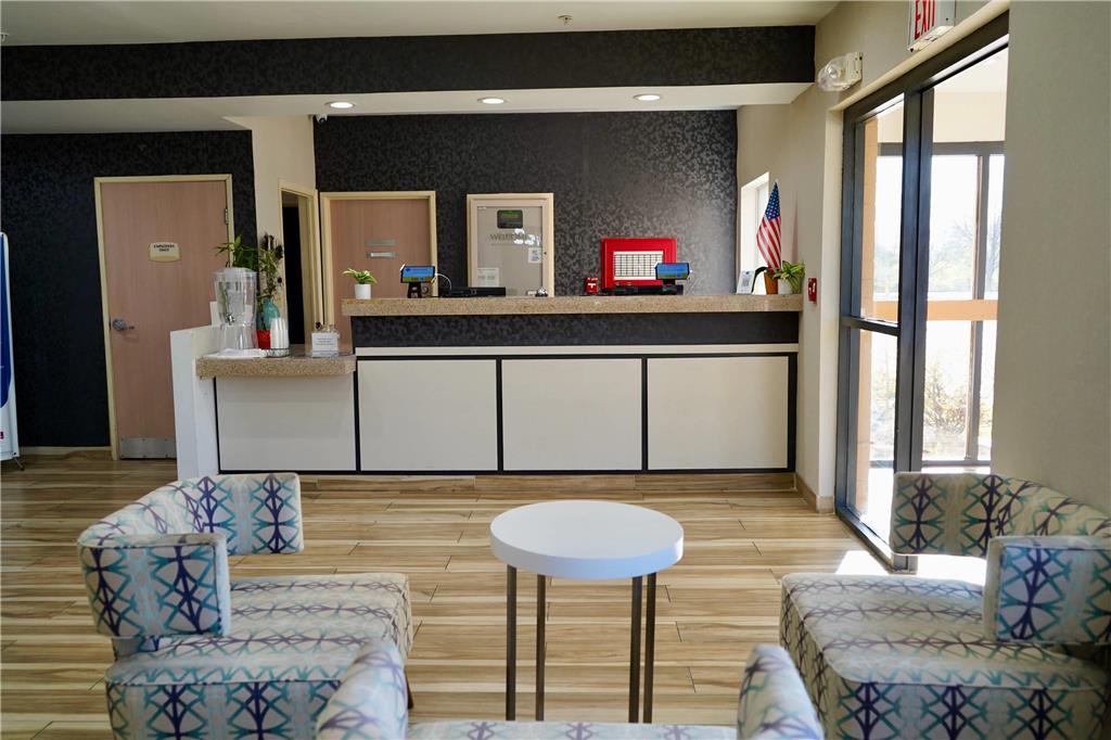 Clarion Inn Fairborn near Wright Patterson AFB - photo 5