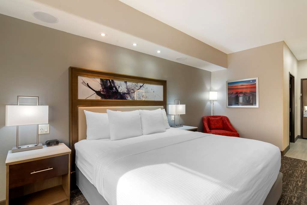 Best Western Premier Liberty Inn Suites - photo 25