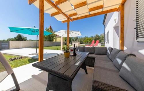3 Bedroom Nice Home In Nin — 4-Star Luxury Hotel in Nin, Croatia