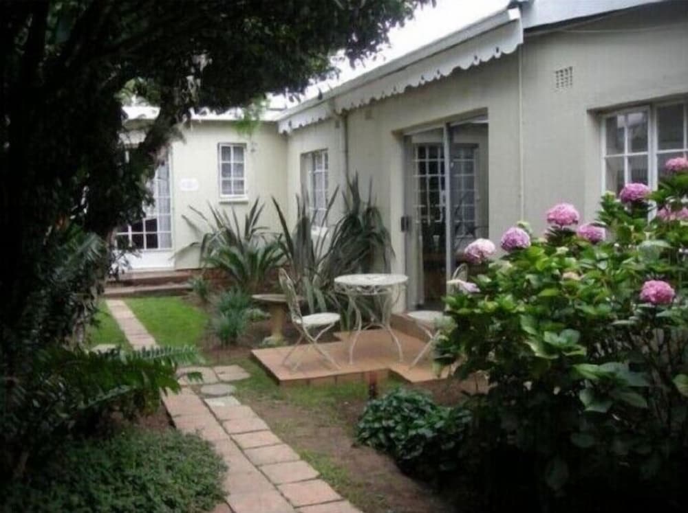 Stay a While - carbon neutral hotel in Edenvale