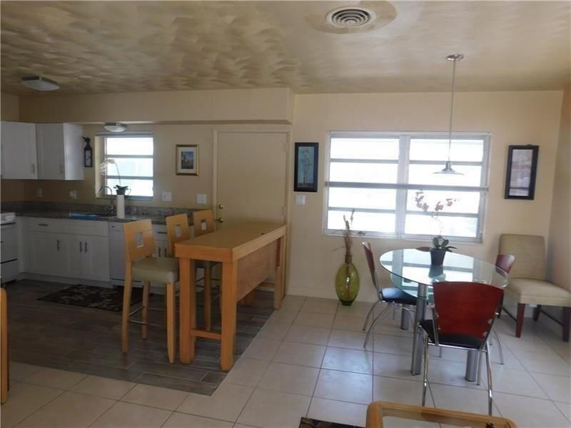 Dolphin Isle Suites - photo 15