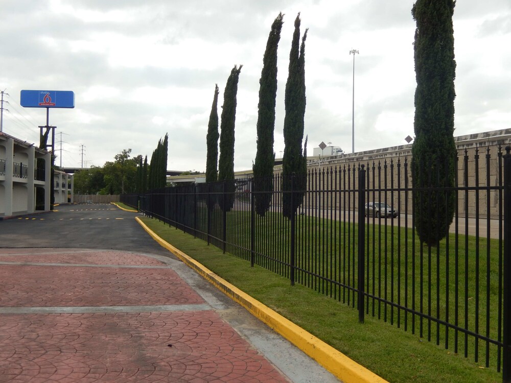 Studio 6 Houston TX Intercontinental Airport South - photo 24