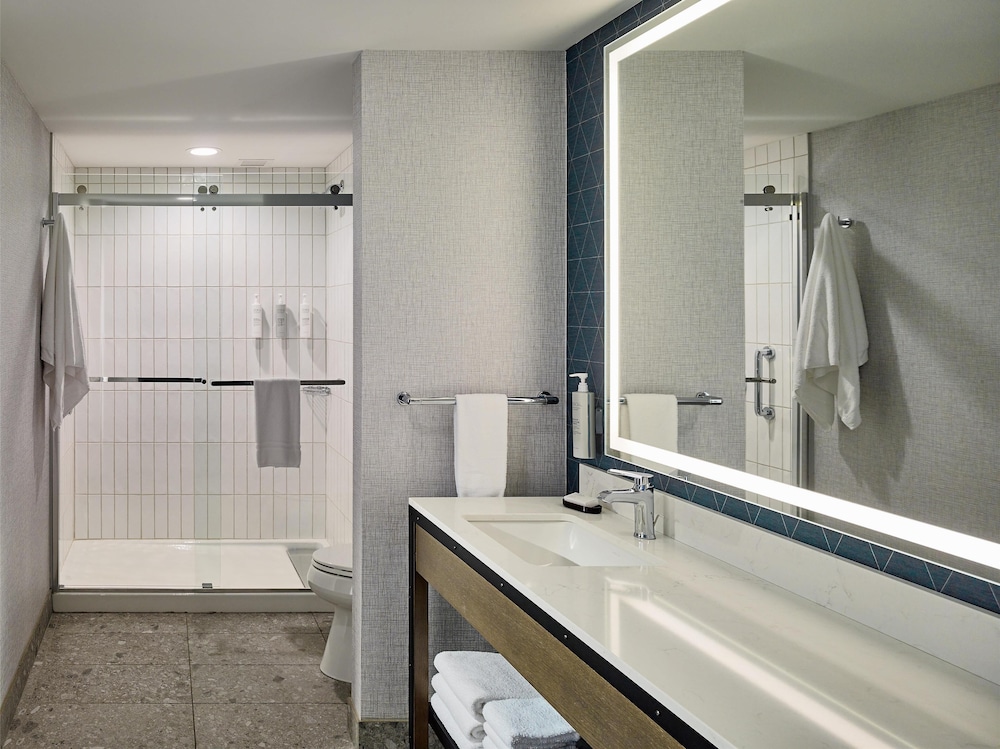 Embassy Suites by Hilton Gatlinburg Resort - photo 36