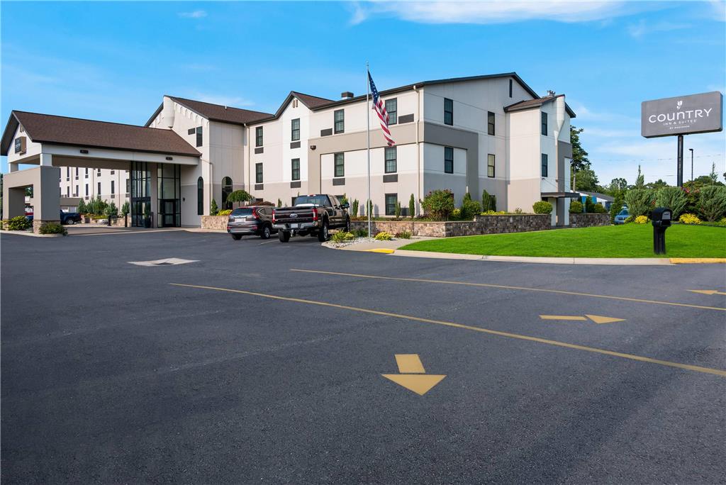 Country Inn & Suites by Radisson Grandville Grand Rapids West MI — hotel in Grandville