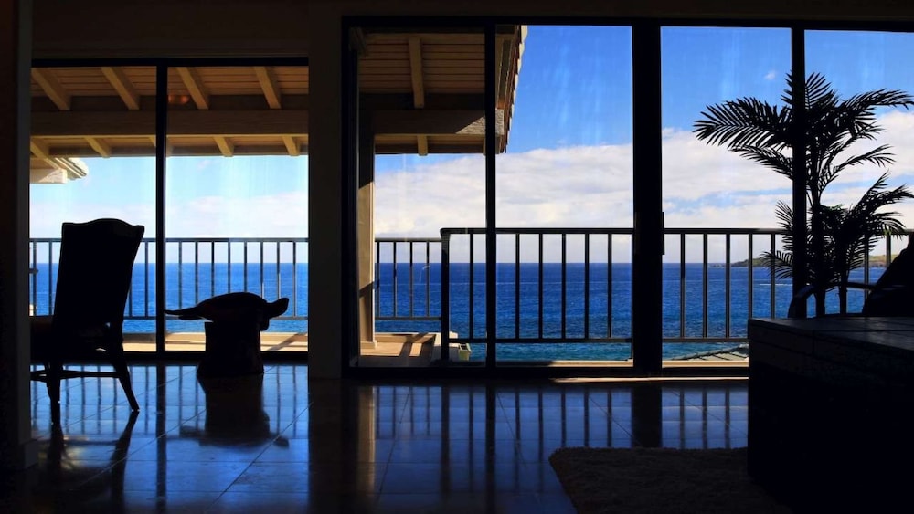 Kapalua Bay Villa 23G2 by RedAwning — 4-Star Luxury Hotel in Lahaina, United States