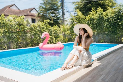 LakeLyn Pool Villa 5BR Close to Nimman — 4-Star Luxury Hotel in Chiang Mai, Thailand