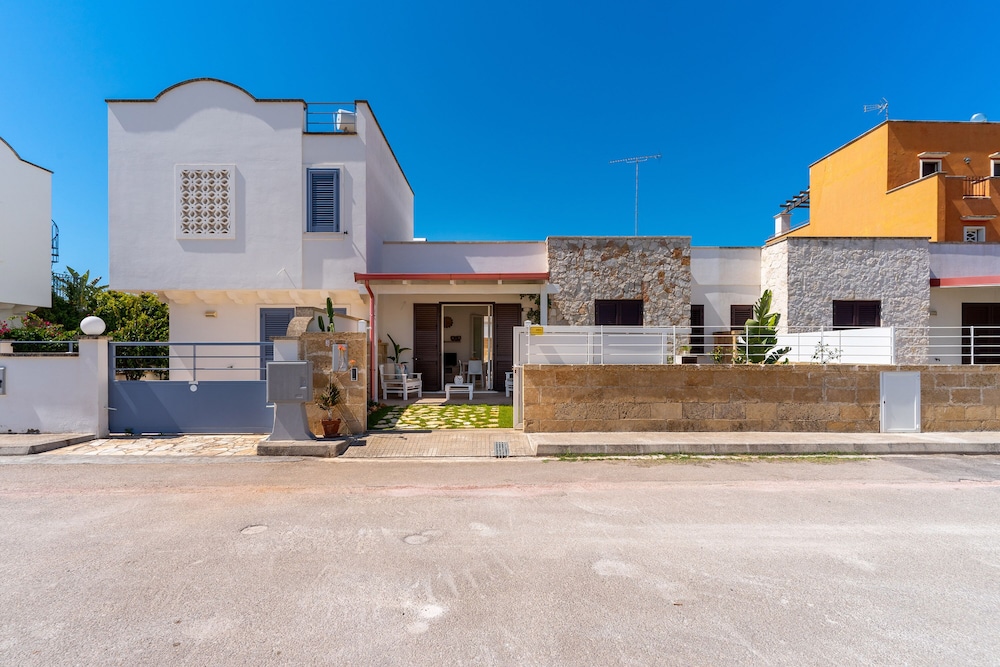 1087 Villino Summer by Barbarhouse — 4-Star Luxury Hotel in Nardo, Italy