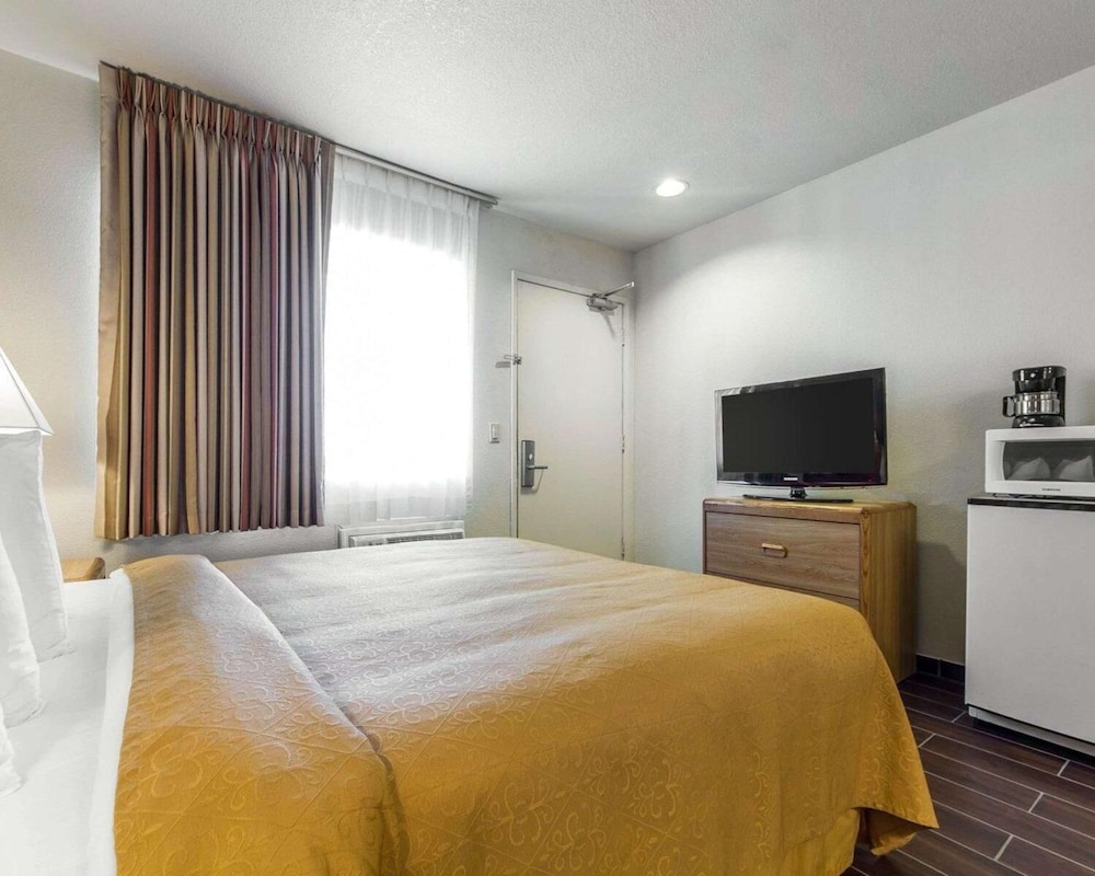 Quality Inn Oakland - photo 19