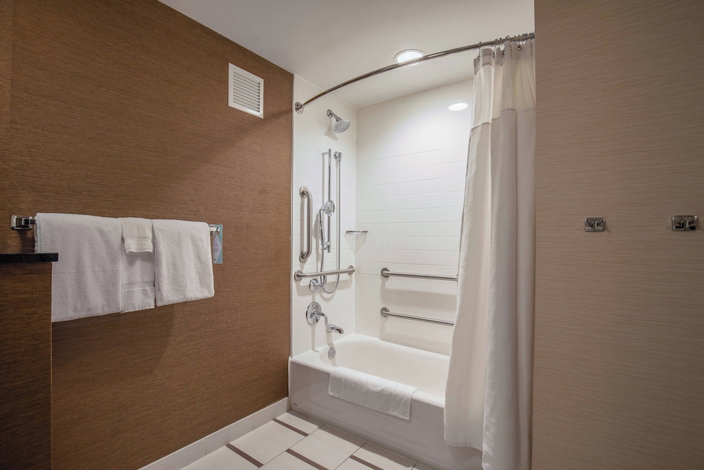 Fairfield Inn & Suites Chicago Downtown River North - photo 18
