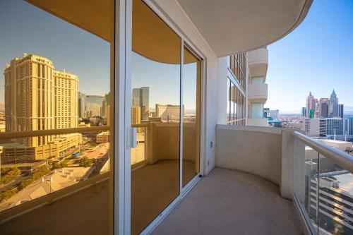 No Resort Fee Strip View Balcony Valet Parking