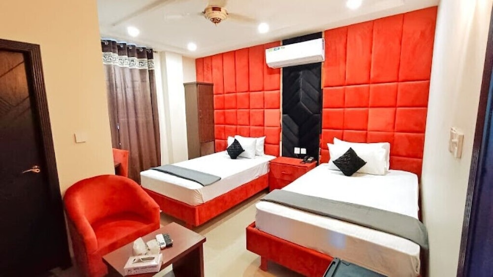 Hotel Luxury Express — Multan — photo 5