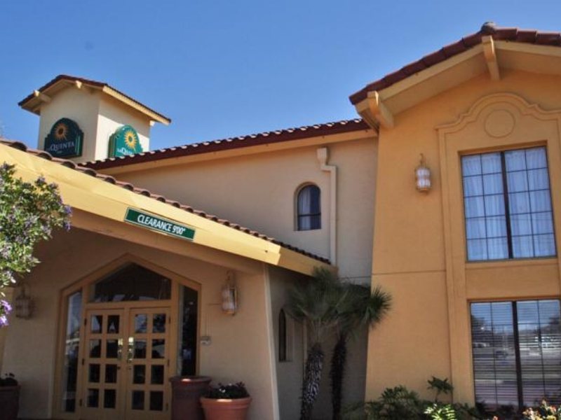 La Quinta Inn by Wyndham San Antonio I 35 N at Rittiman Rd - photo 23
