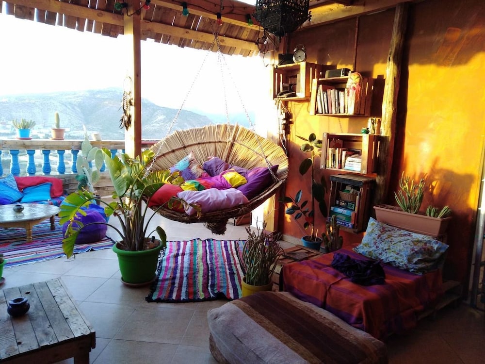 Follow the Sun - carbon neutral hotel in Aourir