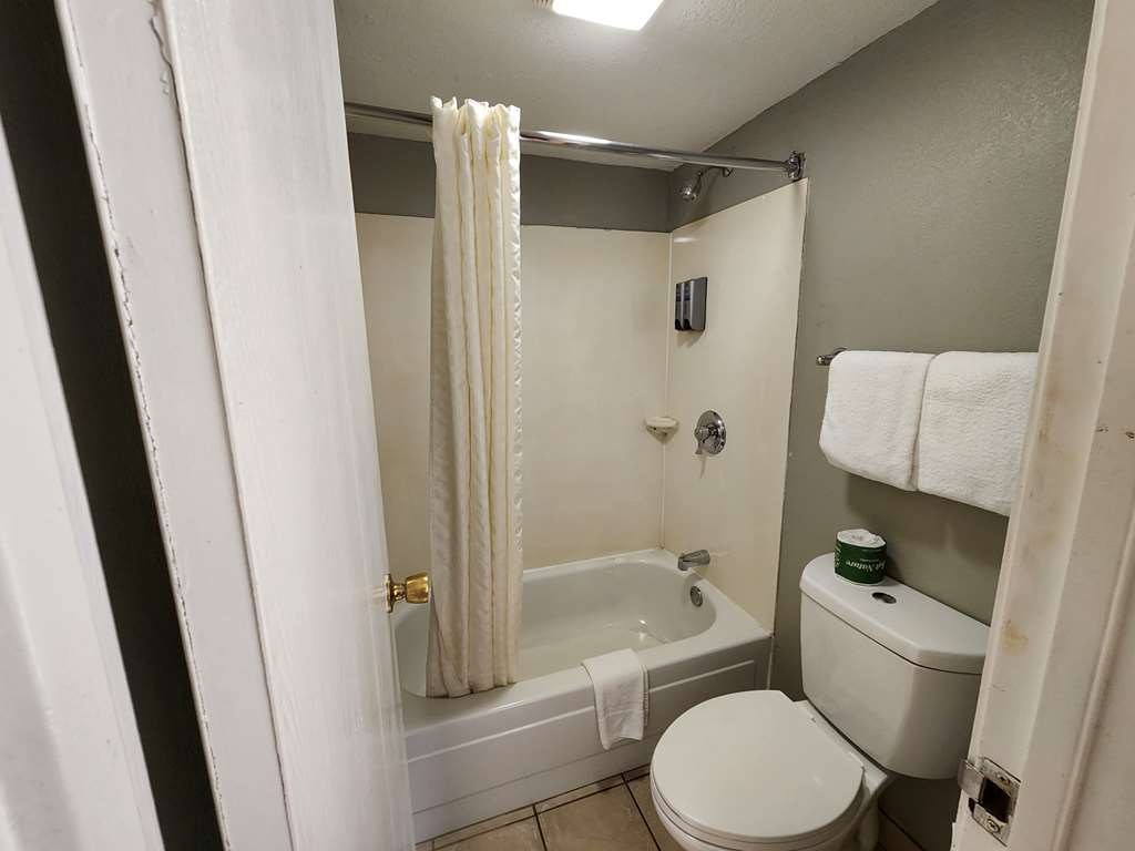 Americas Best Value Inn & Suites Little Rock at Scott Hamilton Dr - photo 30