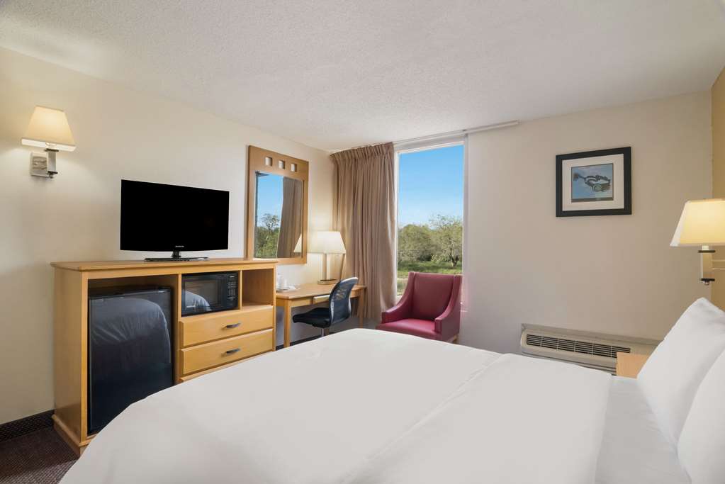Quality Inn Alice - photo 7