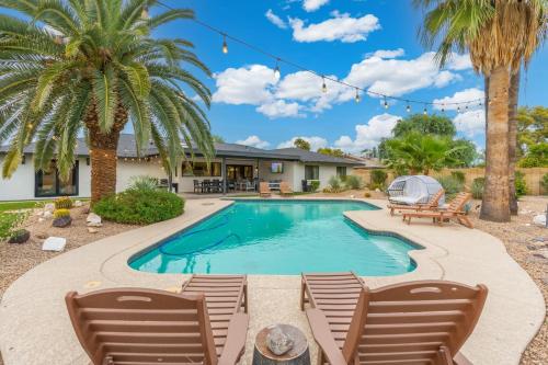 6 Bed Luxury Heated Pool — Phoenix