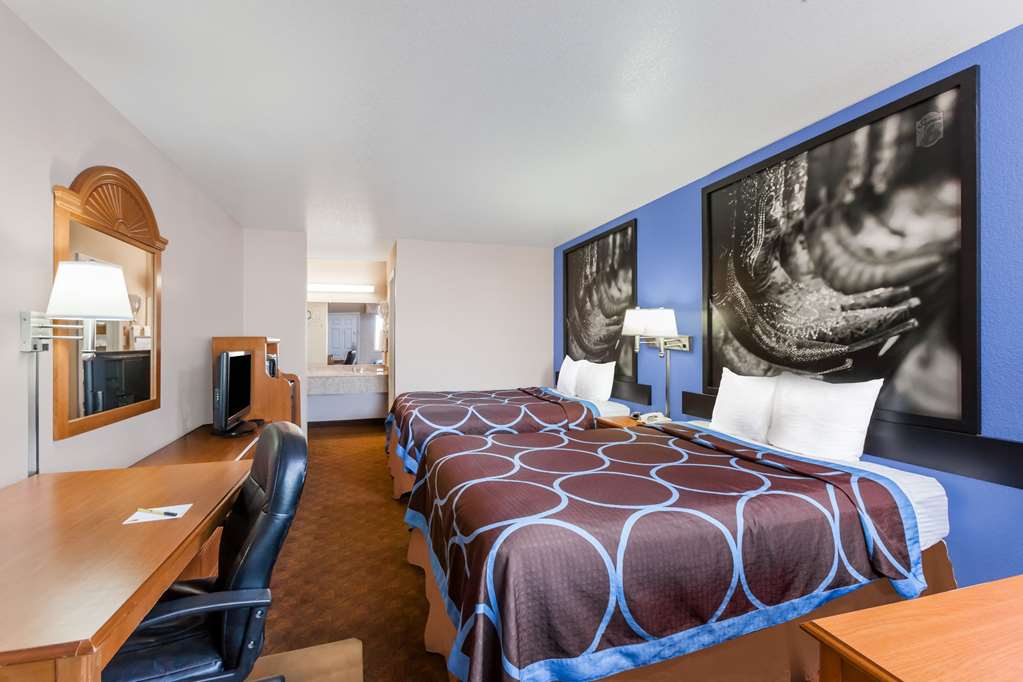 Super 8 by Wyndham Cleburne - photo 9